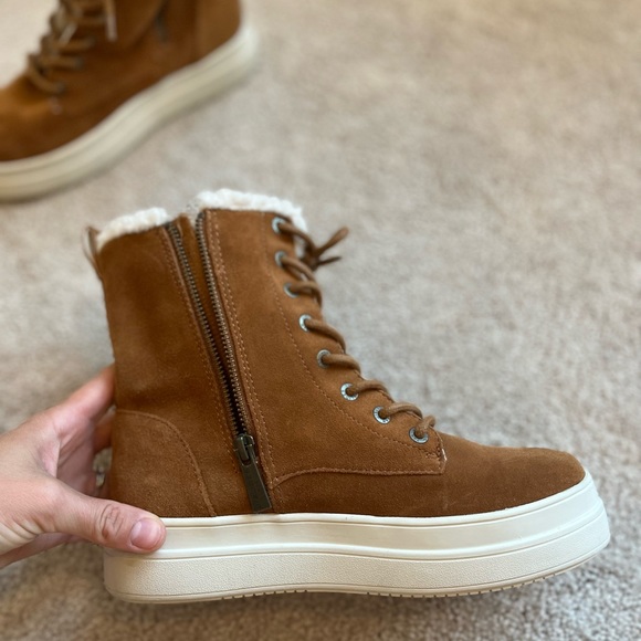 J Slides Torrie water resistant boots - Picture 10 of 11